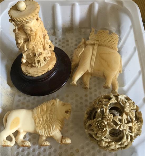 4 small ivory items